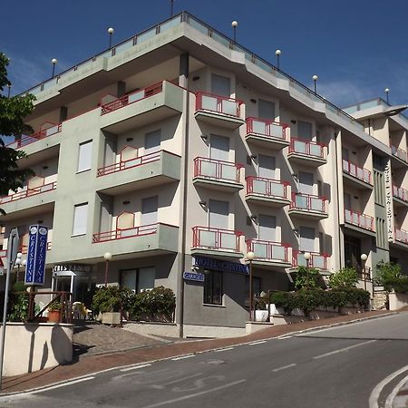 Hotel Cristina تْشيانشانو  تيرمي المظهر الخارجي الصورة