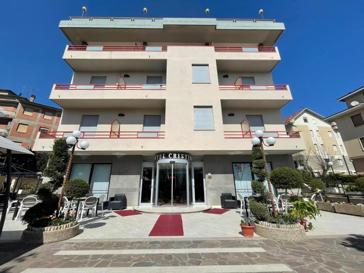 Hotel Cristina تْشيانشانو  تيرمي المظهر الخارجي الصورة