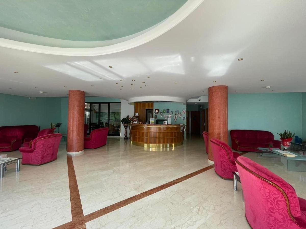 Hotel Cristina تْشيانشانو  تيرمي المظهر الخارجي الصورة