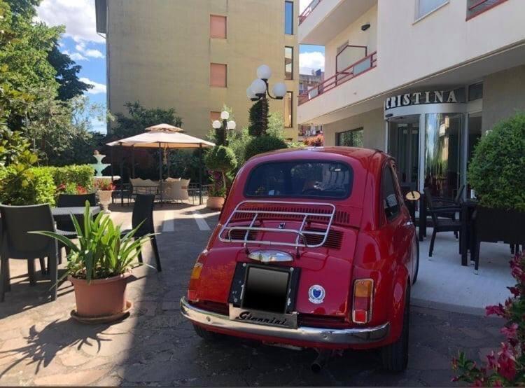 Hotel Cristina تْشيانشانو  تيرمي المظهر الخارجي الصورة