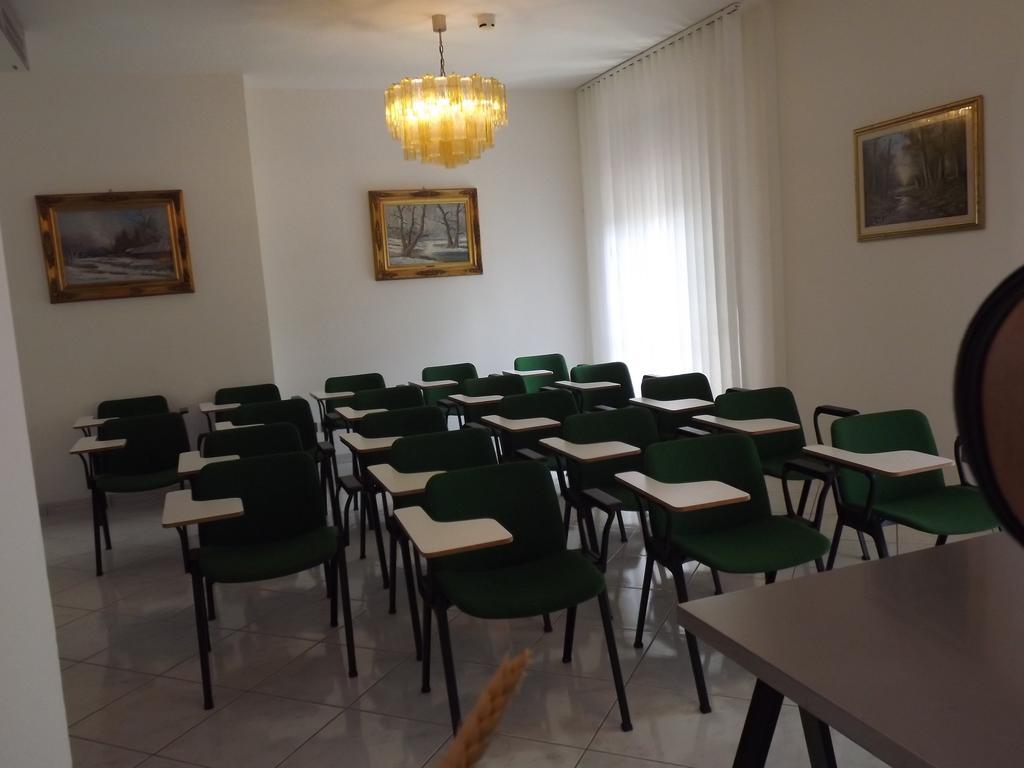 Hotel Cristina تْشيانشانو  تيرمي المظهر الخارجي الصورة