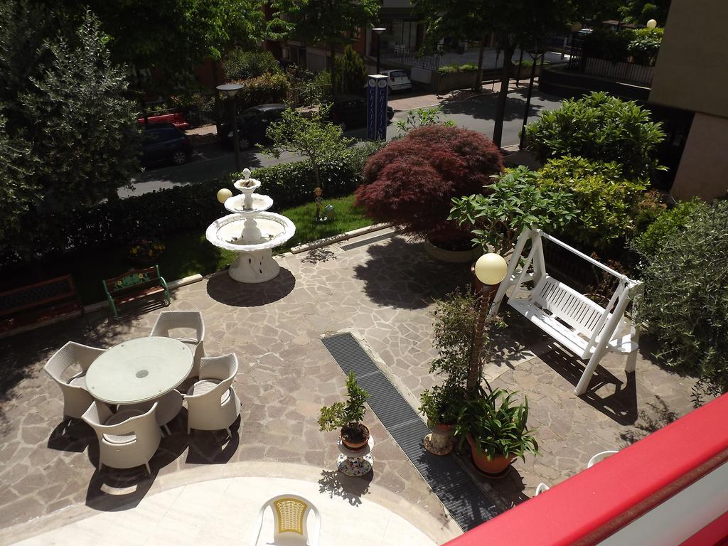 Hotel Cristina تْشيانشانو  تيرمي المظهر الخارجي الصورة