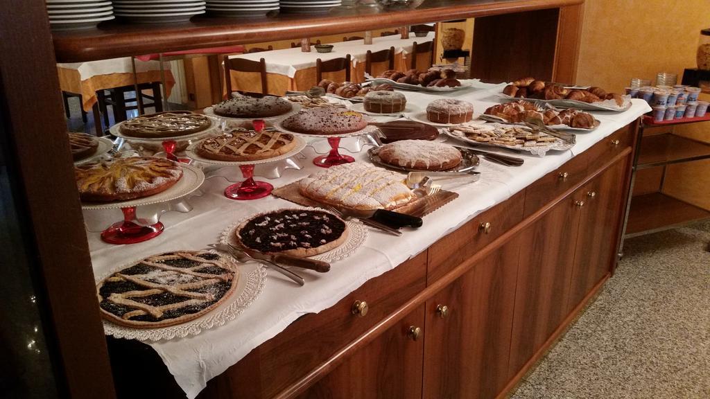 Hotel Cristina تْشيانشانو  تيرمي المظهر الخارجي الصورة