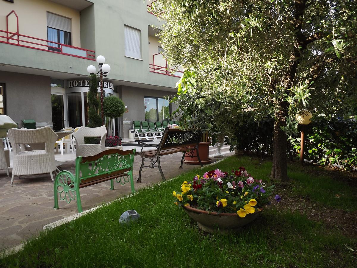 Hotel Cristina تْشيانشانو  تيرمي المظهر الخارجي الصورة